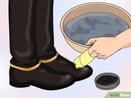 Image titled Bull Boots to a "British Army Shine" Step 12